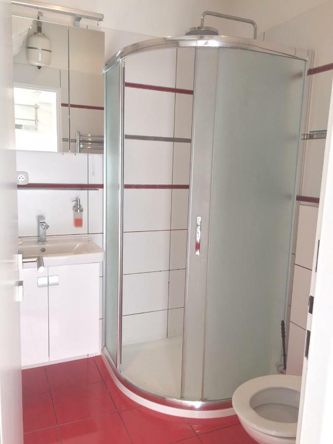 Krasny Apartman U Lesa, Trolejbus Do Centra A Bvv, Parkovani Zdarma เบอร์โน ภายนอก รูปภาพ