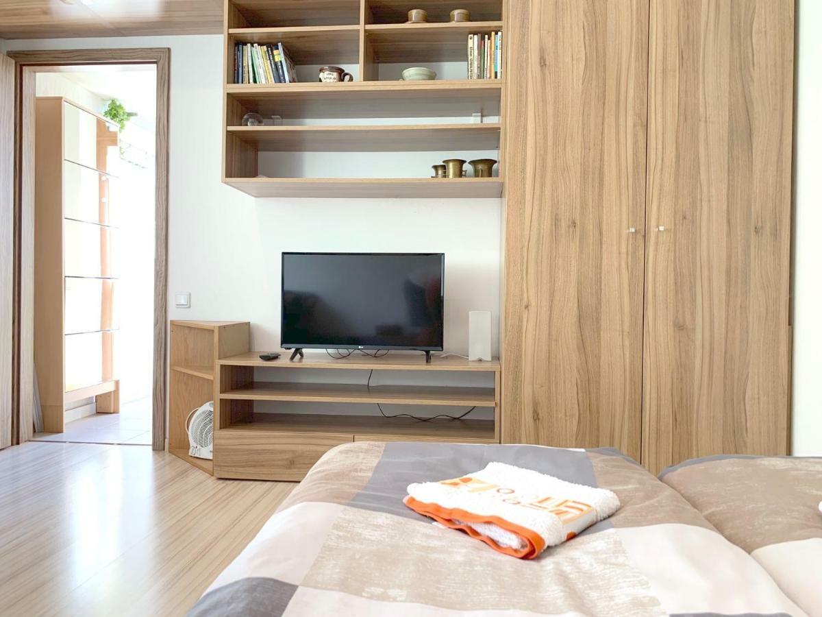 Krasny Apartman U Lesa, Trolejbus Do Centra A Bvv, Parkovani Zdarma เบอร์โน ภายนอก รูปภาพ